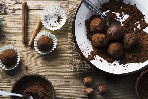 Kuglice Sa čokoladom I Rumom Recept Deserti Deserti Bez Pečenja