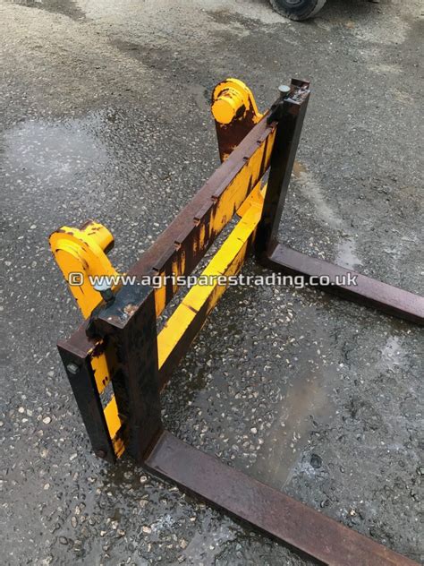 Pallet Forks With Manitou Carriage • Agrispares Trading Co
