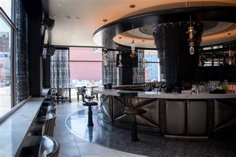 This Buffalo Hotel Has A Revolving Bar And Incredible Views Hotel