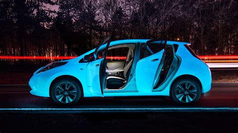 Technical Beauty At Boxfox1 Bright Future Nissan Leaf Is First Glow