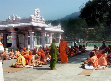 10 Best Ashrams In Rishikesh For Yoga And Meditation Rishikesh Ashrams