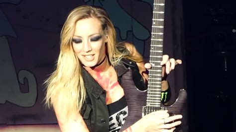 Nita Strauss Guitar Soloalice Cooper Poisonlive2017 Youtube