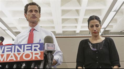 Documentary Captures Clinton Aide Huma Abedin During Anthony Weiner Sexting Scandal Cbs News