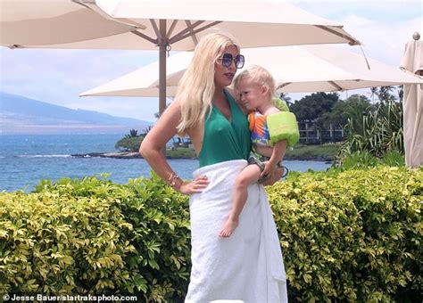 Tori Spelling On Vacation With Son Beau In Hawaii After Filming Reboot Of Beverly Hills 90210