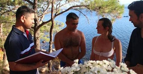 German Turkish Couple Gets Married In Swimsuits In Turkeys Northwest Türkiye News