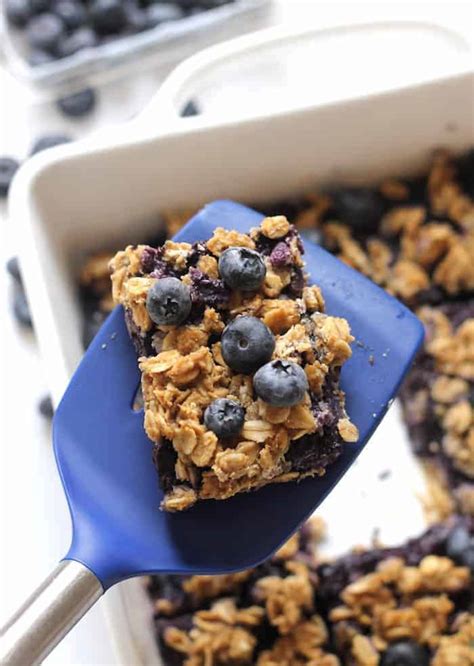 A healthy dessert idea with fresh blueberries & topped with an oatmeal cinnamon pecan topping! Healthy Blueberry Oatmeal Snack Bars