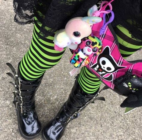 𝖇𝖊𝖊𝖙𝖑𝖊𝖇𝖗𝖆𝖎𝖓𝖘 Scene Kids Scene Fashion Scene Girls