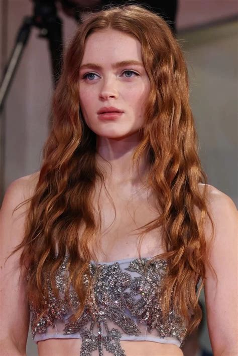 top 16 sadie sink hot photos that will put fire in your heart
