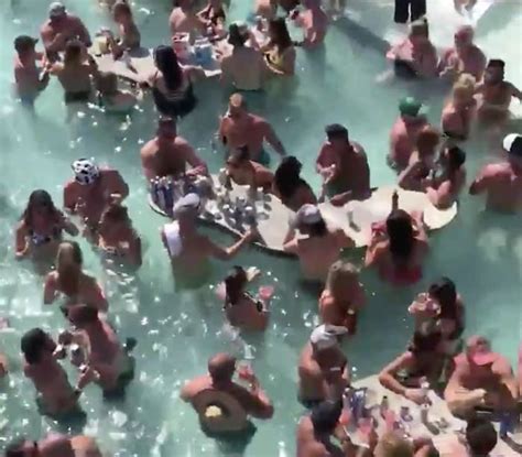 Footage Of Memorial Day Pool Party In The Ozarks Goes Viral Complex