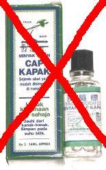 Biasanya orang dulu dulu gunakan minyak angin cap kapak ketika pening pening, sakit kepala, selsema dan lain lain. 心情日记: Smell I Hate the Most - Minyak Angin Cap Kapak