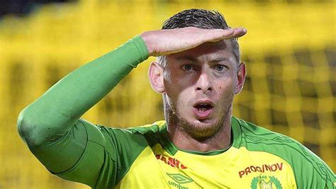 Ti trovi sul profilo di emilian metu, st. El avión del futbolista argentino Emiliano Sala ...
