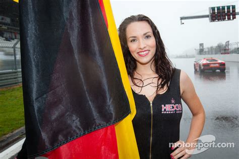 A Very Wet Grid Girl At Nürburgring