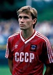 Sergey Rodionov of the USSR in 1988. | Футбол, Карикатуры знаменитостей ...