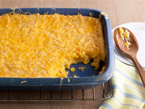This easy corn casserole recipe from paula deen requires a box of jiffy mix and 5 other simple ingredients! Corn Casserole - Everything Country