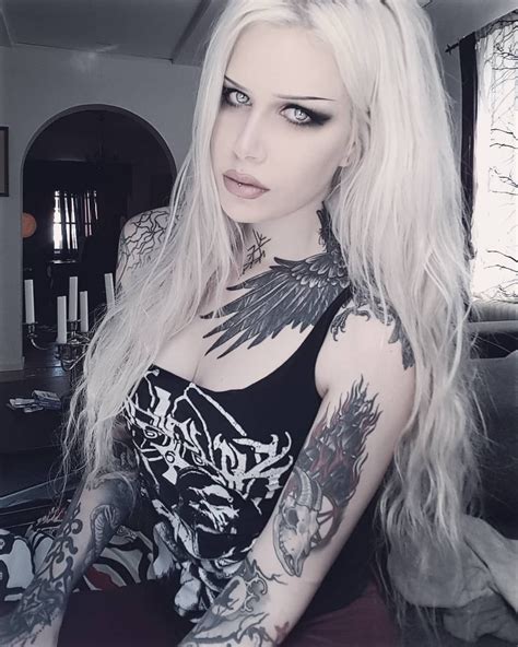 jdhskdjhdk 🗡👹💊 tattoed girls inked girls girl tattoos goth beauty blonde beauty dark beauty