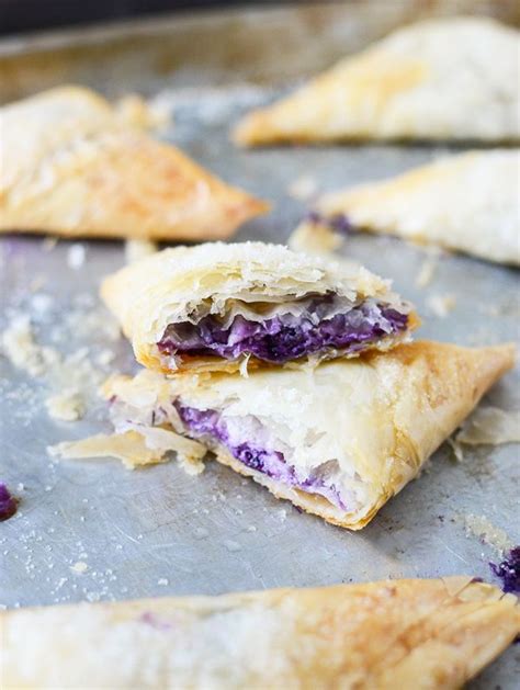 These crunchy phyllo pastry cups can be place a sheet of phyllo dough on parchment paper. Blueberry Phyllo Dough Turnovers | Recipe | Phyllo dough ...