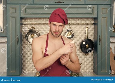 Sexy Hombre Con Cuchillo Musculoso Chef En Cocina Pasando Cocina Deseo De Gusto Guapo Marido