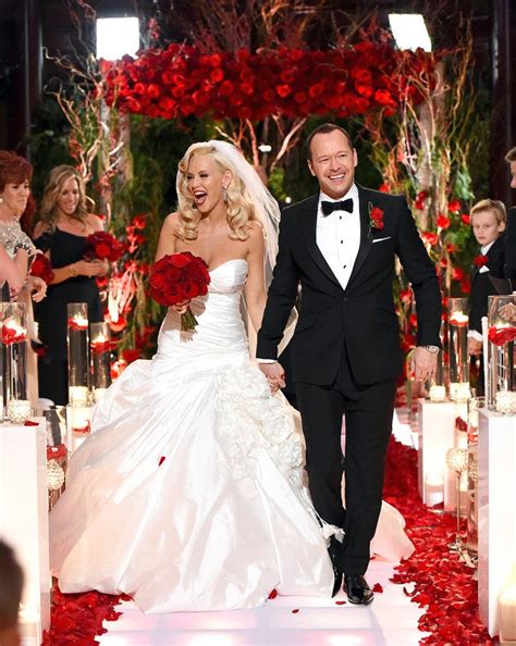 Newlyweds On The Block Jenny Mccarthy And Donnie Wahlberg Tied The Knot In St Charles