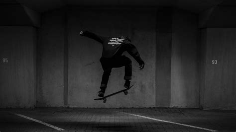 Download Wallpaper 3840x2160 Skateboard Skate Skater Trick Black