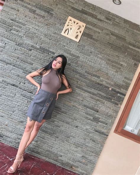 official adelia ghisel di instagram jangan tertipu dengan pujian ingat banyak nyamuk mati