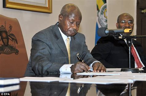 Ugandas President Yoweri Museveni Signs Harsh Anti Gay Bill Daily Mail Online