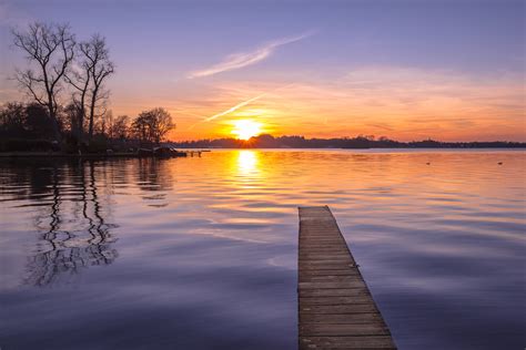 Sunset Over The Lake Beautiful Lotus Serene Photos Cantik