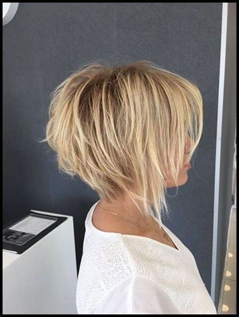 For those who like the chicness of the bob, but don't want to lose. 55 Best Short Layered Bob With Bangs & short-haircut.com