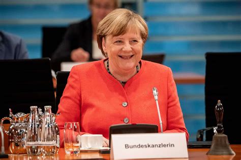 Although she faces numerous challenges in her leadership (among them, the migrant crisis), she continues to advocate for cooperation and sustainable solutions for the european union (eu). Bundeskanzlerin Angela Merkel: Das ist ihr Ehegeheimnis ...