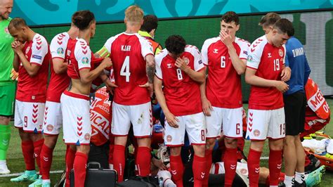 Finnland schlägt dänemark im ersten spiel der gruppe b mit 1:0! Denmark's Christian Eriksen collapses in Euro 2021 match ...