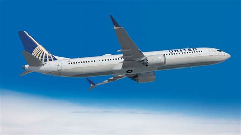 United Ordena 100 Aviones Boeing 737 Max 10 Transponder 1200