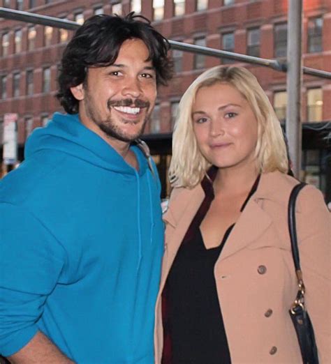 Bob Morley And Eliza Taylor The 100 Serie The 100 Tv Series The 100