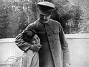 Tod von Stalin vor 65 Jahren - Ein Monster kehrt durch die Hintertür ...