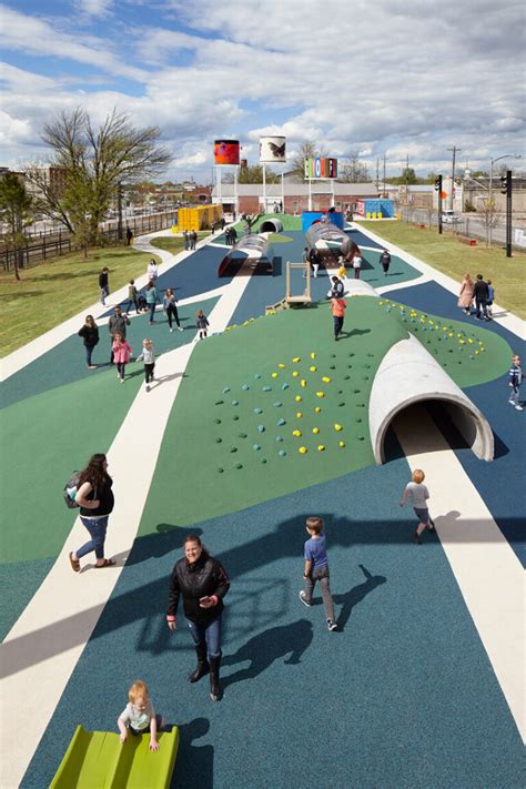 Ross Barney Architects Unveils Vibrant Railyard Park Along Arkansas