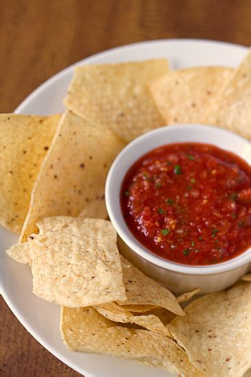 We first made this salsa in the summer for a potluck and it was so good! The Pioneer Woman's Restaurant Salsa Copycat | Restaurant style salsa, Recipes, Food processor ...