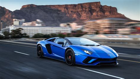 Lamborghini Aventador Chrome Blue