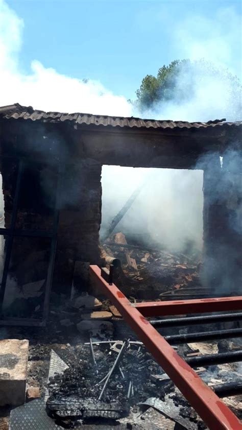 Son Dakika Söke deki yangında ev kullanılamaz hale geldi Haberler