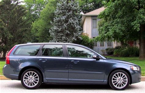 Looking for an ideal 2010 volvo v50? 2010 Volvo V50 - Information and photos - MOMENTcar