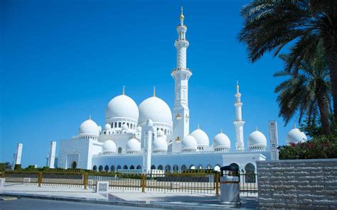 Explore The Beauty Of Sheikh Zayed Mosque In Abu Dhabi Joanathx