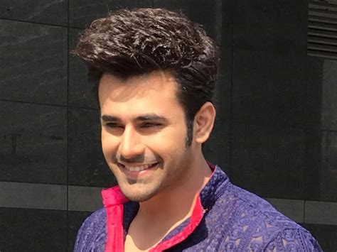 Pearl v puri is gearing up for his bollywood debut. Naagin 3 actor Pearl V Puri shoots for a water sequence ...