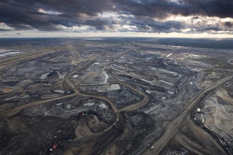 The Oil Lobby Is Lying Canadian Oil Isnt Clean Oil Environmental