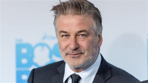 Alec Baldwin Rissa Sfiorata A New York Contro I Manifestanti Pro Palestina