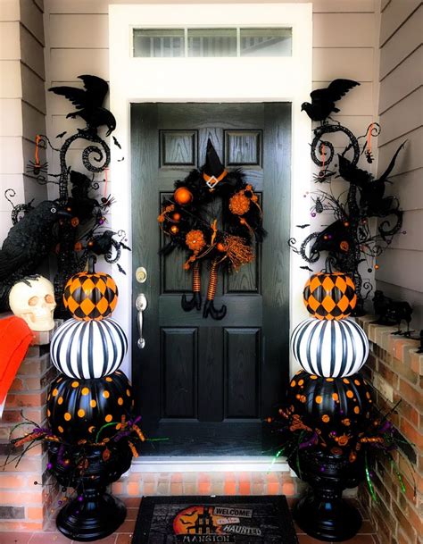 Decorate your home this year with a bit of a natural look! 10+ Best Outdoor Halloween Decoration Ideas For 2020 ...
