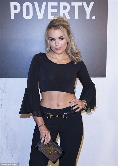 Tallia Storm Flaunts Her Abs At Oxfam Fashion Show Daily Mail Online