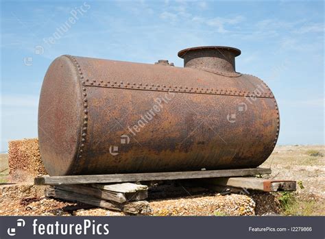 So a quick inspection of the tank should reveal the extent of the damage. Petroleum And Gas Industry: Rusty Fuel Tank - Stock Photo ...