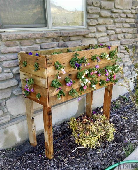 And, it's easy to modify the plans to whatever length you want. 20 DIY Wooden Planter Boxes for Your Yard or Patio