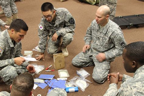 Aviation Soldiers Learn Life Saving Techniques Article The United