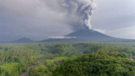 mount agung eruption my story of what s really happening in bali