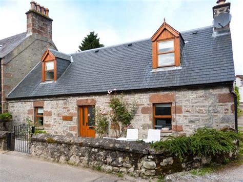 Lhh scotland offer a wide selection of luxury self catering holiday cottages, large holiday houses & lodges in scotland. Stonywood Cottage | Drumnadrochit, Loch Ness ...