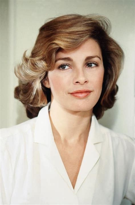 Anne Archer 1980 Anne Archer Celebrities Celebrity Short Hair