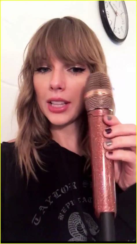 Taylor Swift Shows Off Her Microphones For Reputation Tour Photo